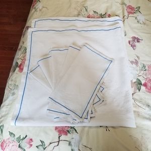 Vintage Luncheon Set, Cloth and 5 Napkins